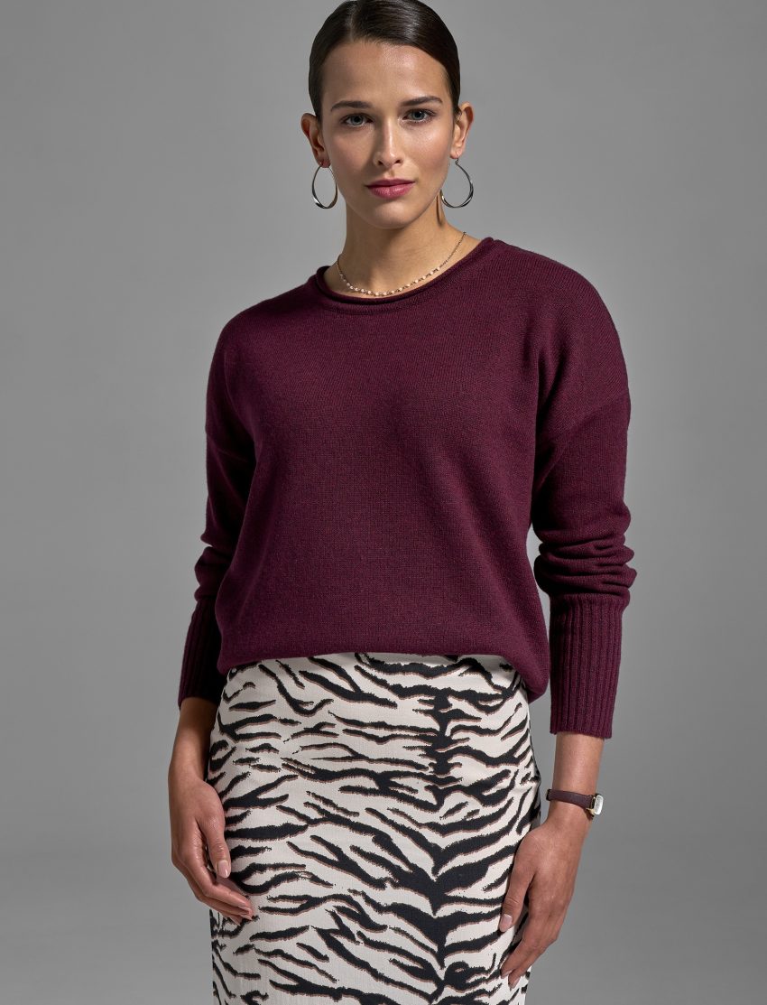 Women's rolled roundneck wool sweater