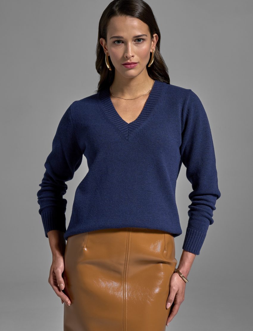 Women's merino classic V-neck sweater