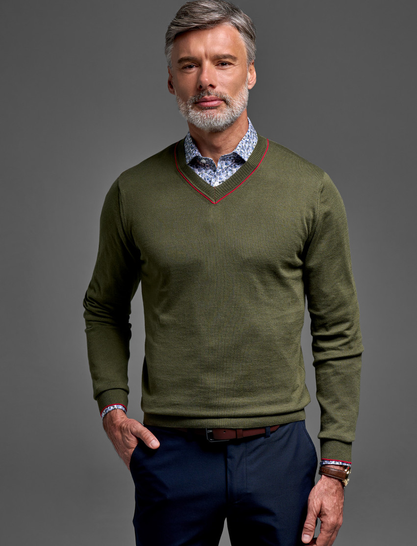 Men’s V-Neck Pullover with Contrast Trim – Cotton Cashmere Blend