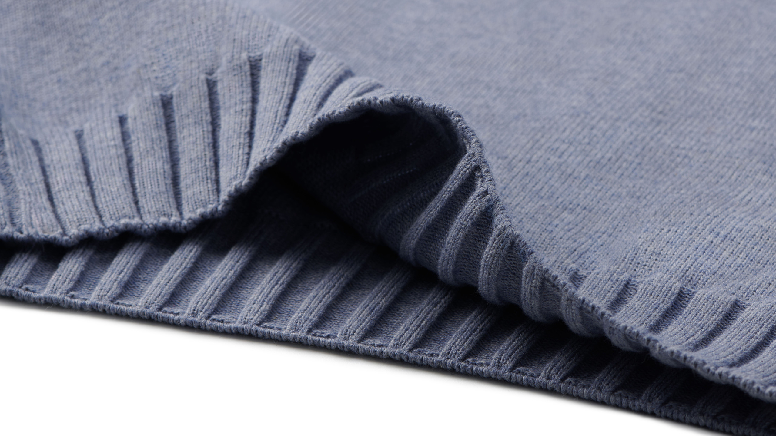 Men’s Chunky Raglan Crew Neck Sweater – Cotton Cashmere Blend - Image 3
